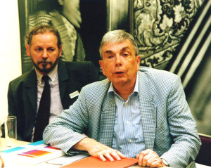 2. August 2002 Mit Bernd Lindner (links) auf der Pressekonferenz